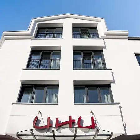 Uhu Garni Hotel 3*