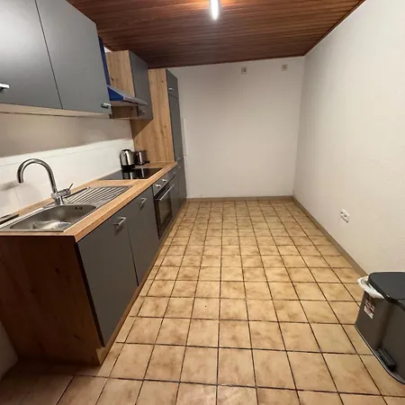 In Porz Am Rhein Mit Kompletter Kueche Apartment