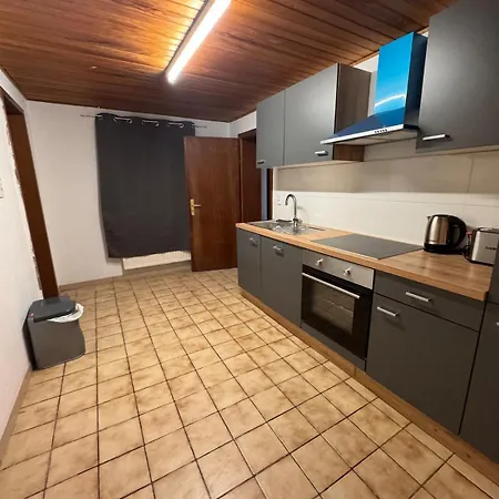 In Porz Am Rhein Mit Kompletter Kueche Apartment *