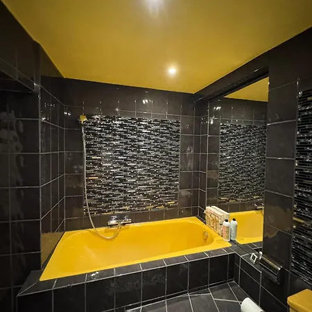 Apartamento With Garden & 2 Bathrooms Colonia