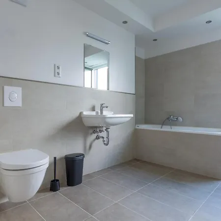 T&k - Bergisch Gladbach - 7 Comfortable - 20 Min To Fair Messe Appartement