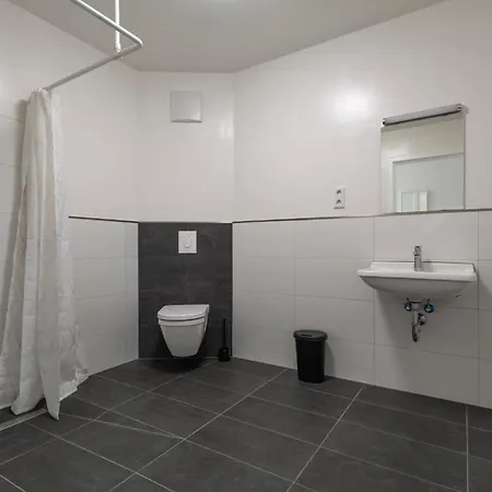 T&k - Bergisch Gladbach - 7 Comfortable - 20 Min To Fair Messe Appartement