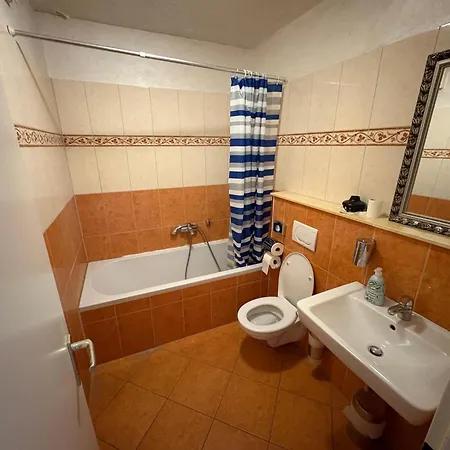 Apartment 5 At Cathedral