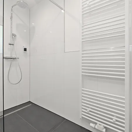 Cozy Premium With Free Parking! New! 아파트 쾰른