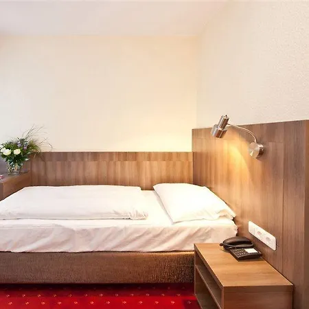 Leonet 3* Kolonia