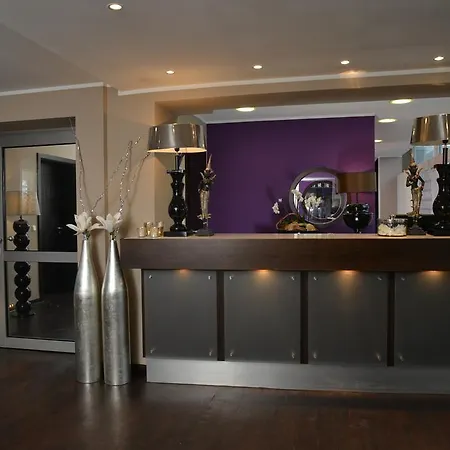 Friends Hotel 3*