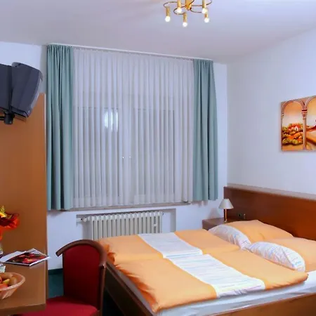 Hotel Engelbertz - Yggotel Pirol 3*