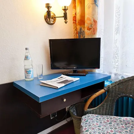 Leonet Hotel Kolonia