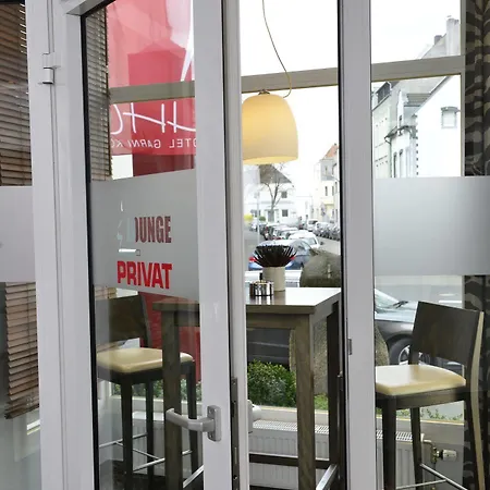 Uhu Garni Hotel 3*