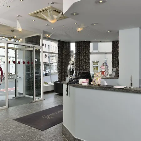 Uhu Garni Hotel 3*