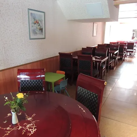 Am Flughafen Hotel Cologne