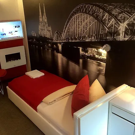 Alt Deutz City-messe-arena Kontaktloser Self Check-in Hotell 2*