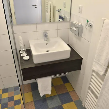 Uhu Gaestehaus Superior 3*