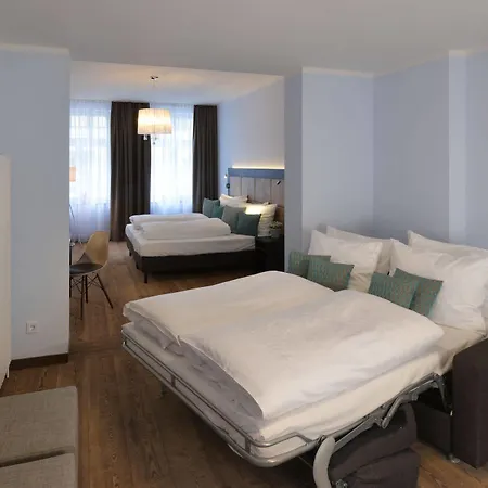 Uhu Gaestehaus Superior Hotel Cologne