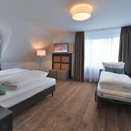 Uhu Gaestehaus Superior 3*