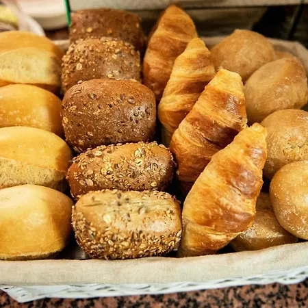 دومبليك غارني فندق