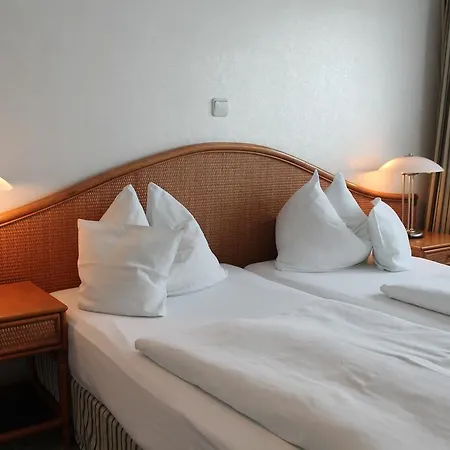 Altera Pars 3* Cologne