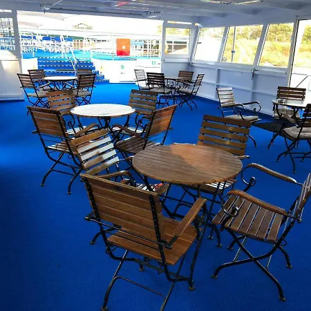 Fairtours Hotelschiff Dutch Melody**** Botel *