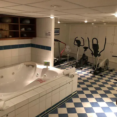 Botel Fairtours Hotelschiff Dutch Melody**** Cologne