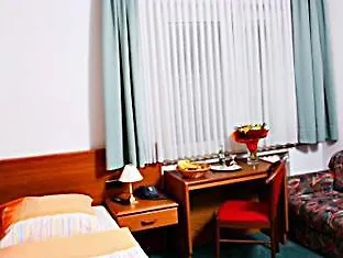 Engelbertz - Yggotel Pirol Hotel Köln