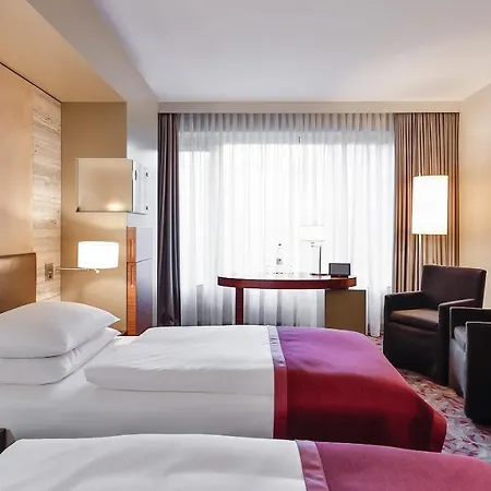 Hotel Dorint Am Heumarkt 4*